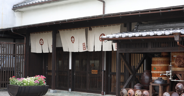 酒造の入り口写真